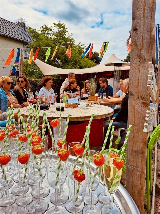 Hotel Restaurant 'De Vossenberg' Vierhouten Esterno foto