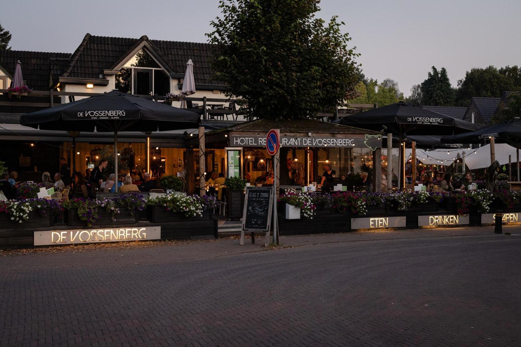 Hotel Restaurant 'De Vossenberg' Vierhouten Esterno foto
